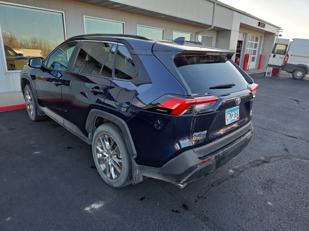 2019 Toyota RAV4 XLE Premium photo 2