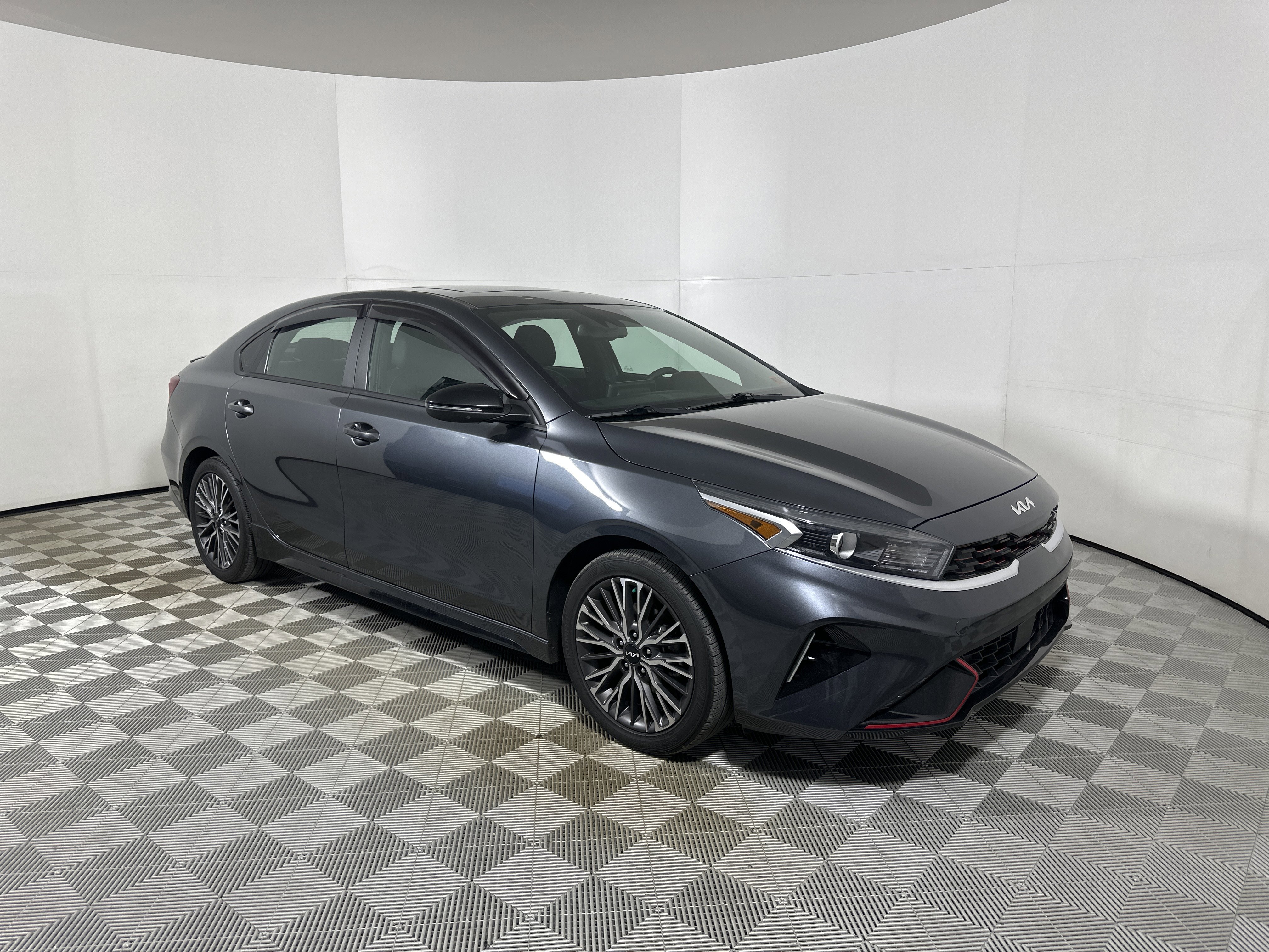 2022 Kia Forte GT-LINE's photo