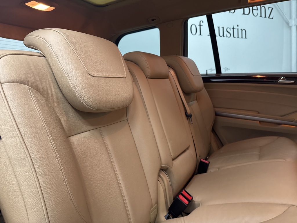 2011 Mercedes Benz GL 350 photo 23
