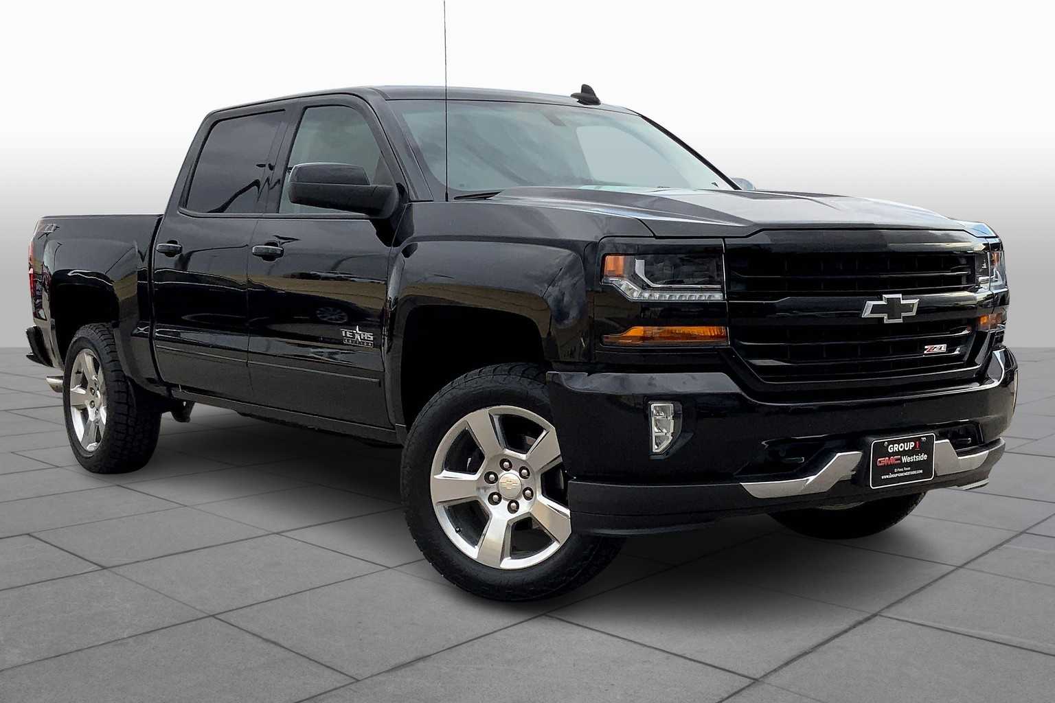 2018 Chevrolet Silverado 1500 LT photo 2
