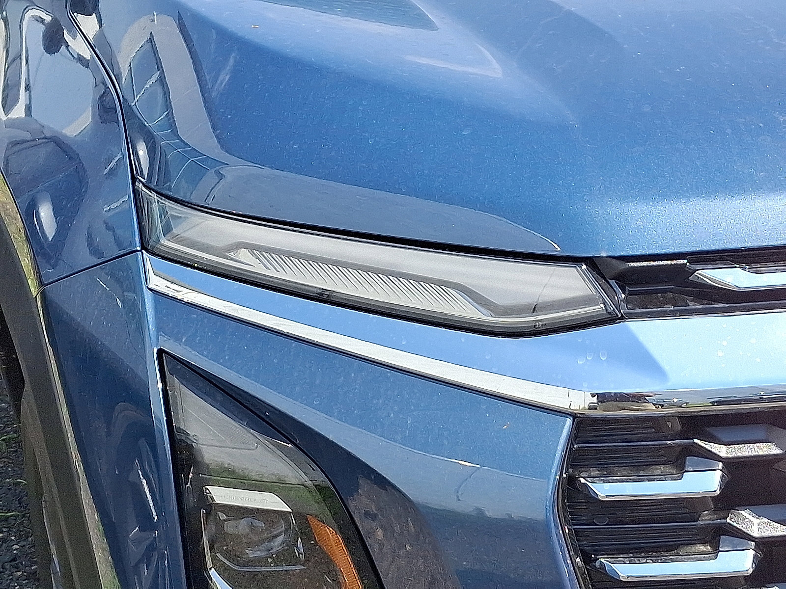 2026 Chevrolet Equinox LT photo 2