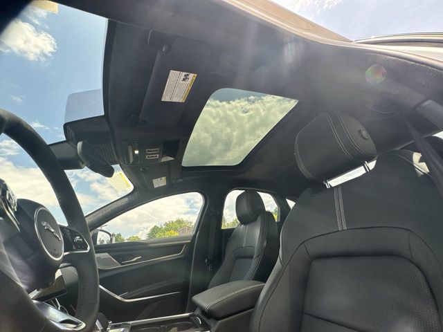 2024 Jaguar XF P300 R-Dynamic SE photo 18