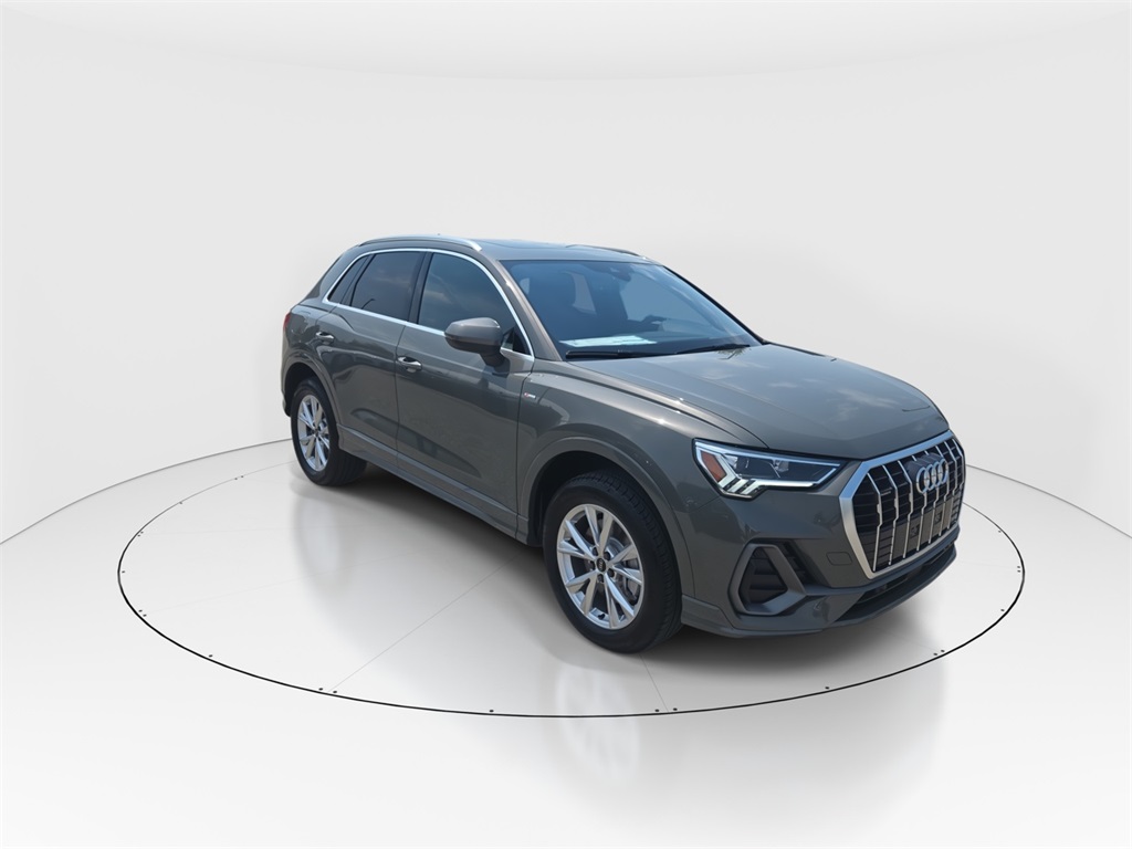 2025 Audi Q3 Premium S line photo 2