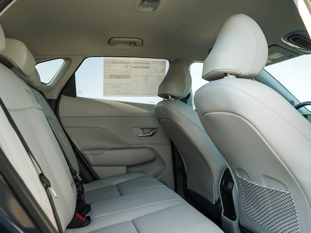 2026 Hyundai Kona SEL photo 9