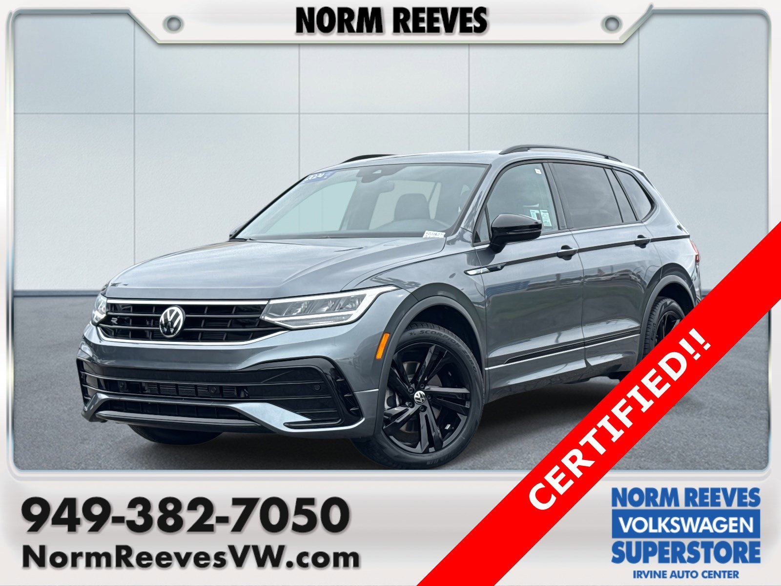 2024 Volkswagen Tiguan SE R-Line Black's photo