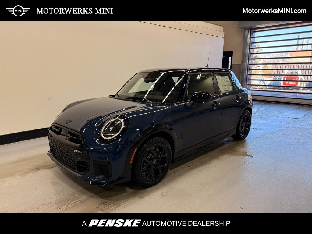 2026 MINI Hardtop 4 Door S's photo