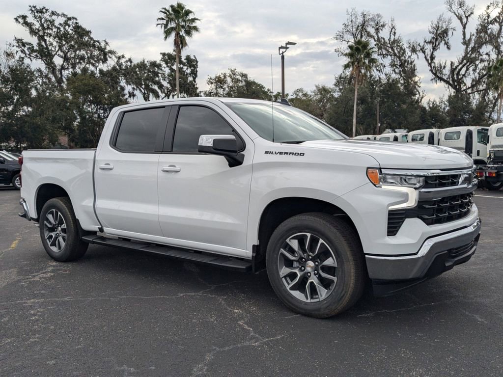 2025 Chevrolet Silverado 1500 LT photo 2