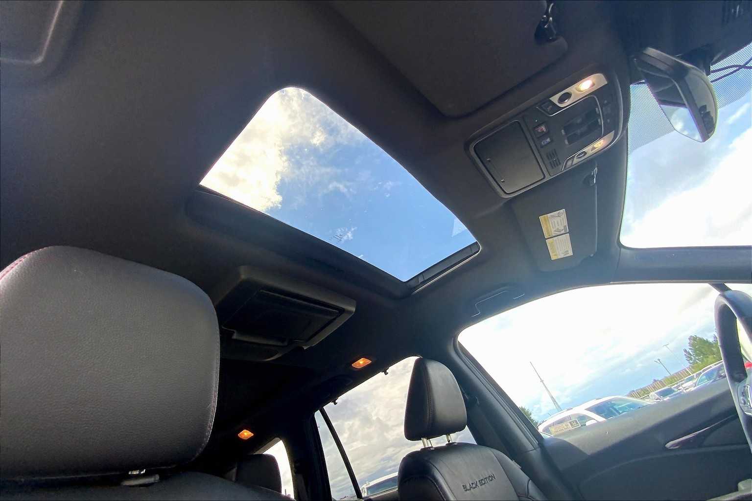 2022 Honda Pilot Black Edition photo 13