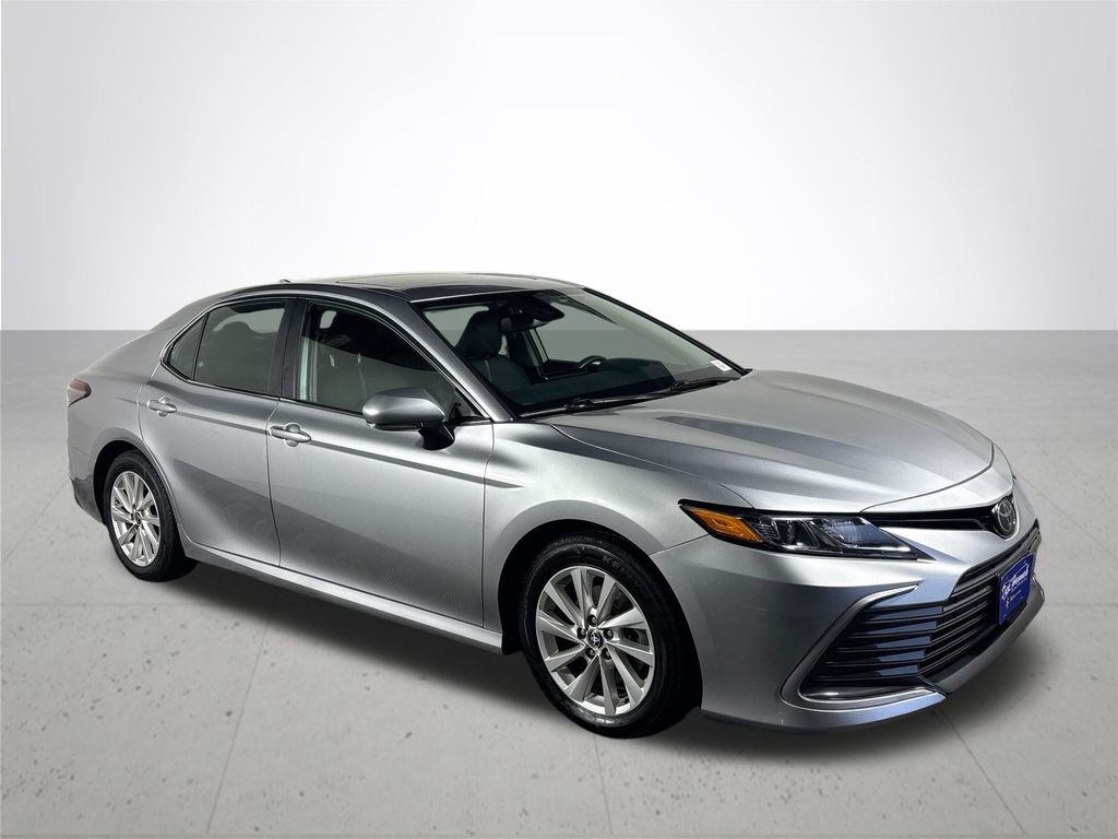2023 Toyota Camry LE photo 4