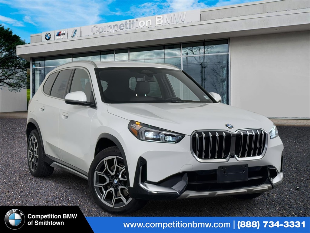 2025 BMW X1 28i's photo