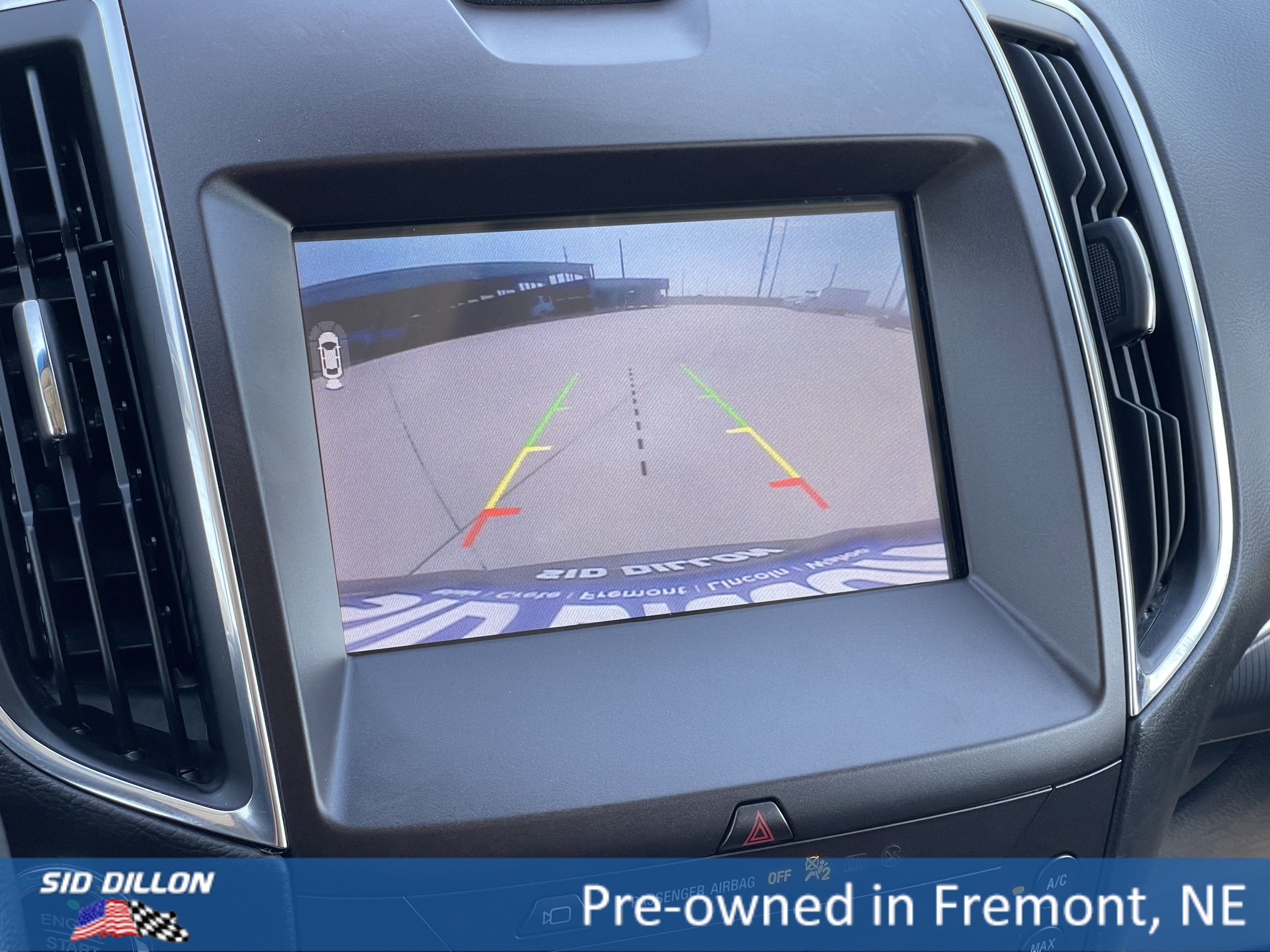 2020 Ford Edge Titanium photo 3
