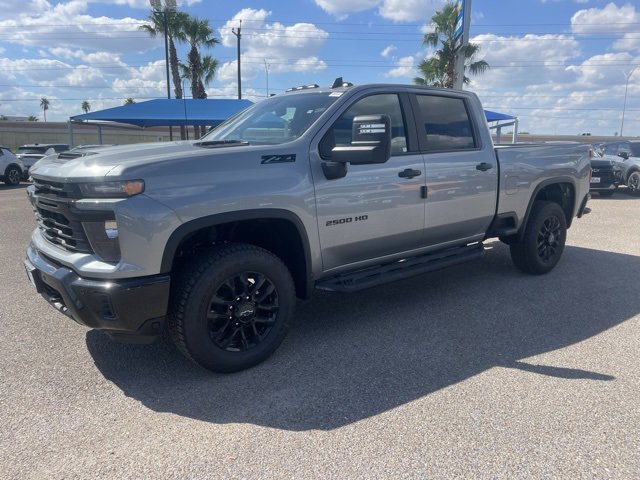 2026 Chevrolet Silverado 2500HD Custom photo 3