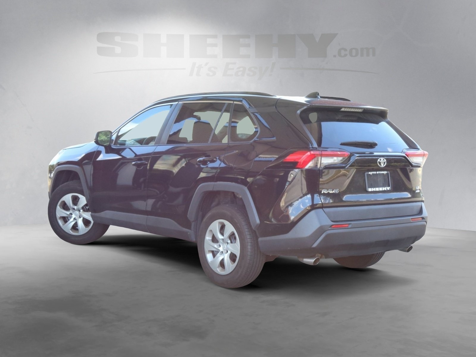 2021 Toyota RAV4 LE photo 7