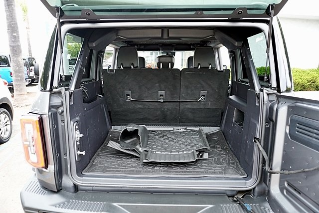 Used 2022 Gray Ford Badlands image 14