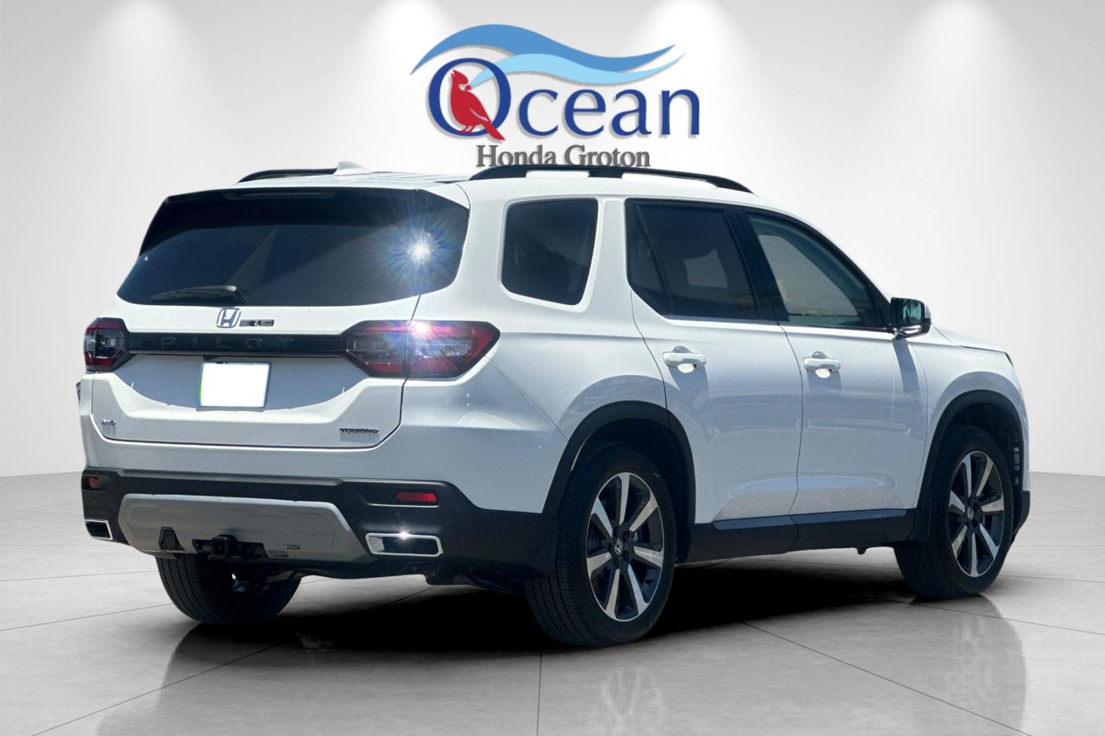 2025 Honda Pilot Touring photo 2