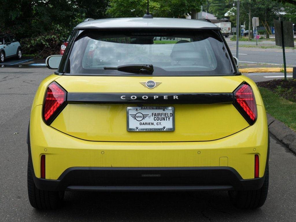 2025 Mini Cooper 2 Door Hardtop Signature photo 11