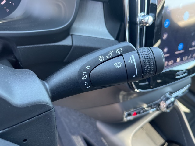 2026 Volvo XC40 Plus photo 15
