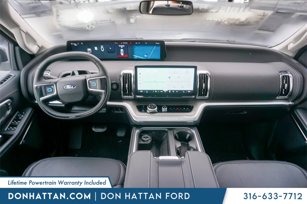 2025 Ford Expedition MAX Platinum photo 4