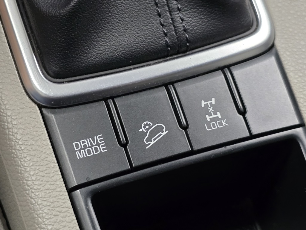 2020 Kia Sportage EX photo 4