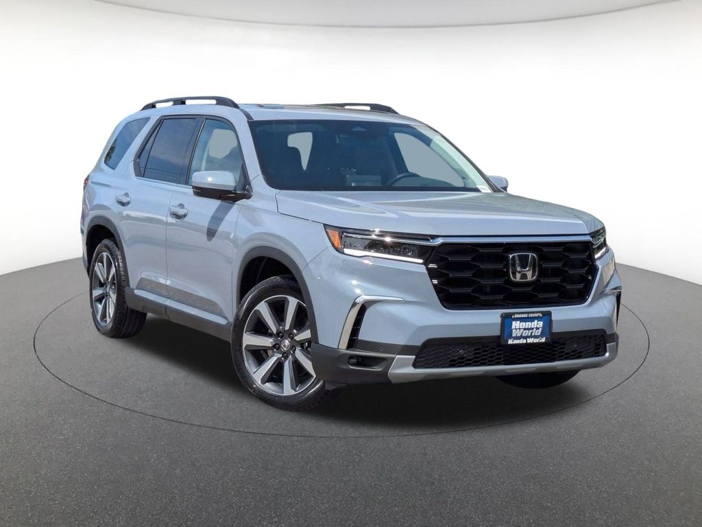 2025 Honda Pilot Touring's photo