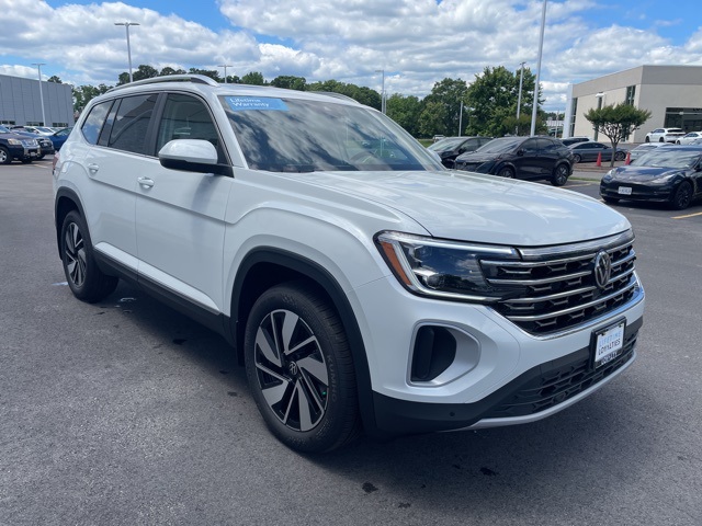 2025 Volkswagen Atlas SE Technology photo 2