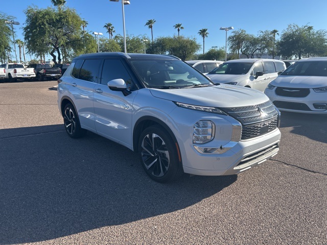 2023 Mitsubishi Outlander PHEV SEL photo 3