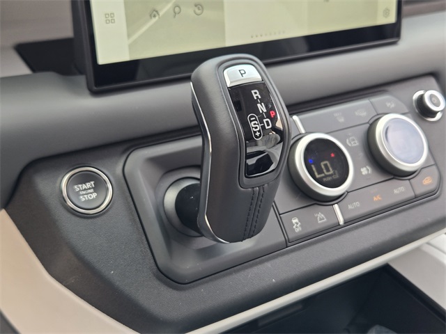 2025 Land Rover Defender 110 X-Dynamic SE photo 14