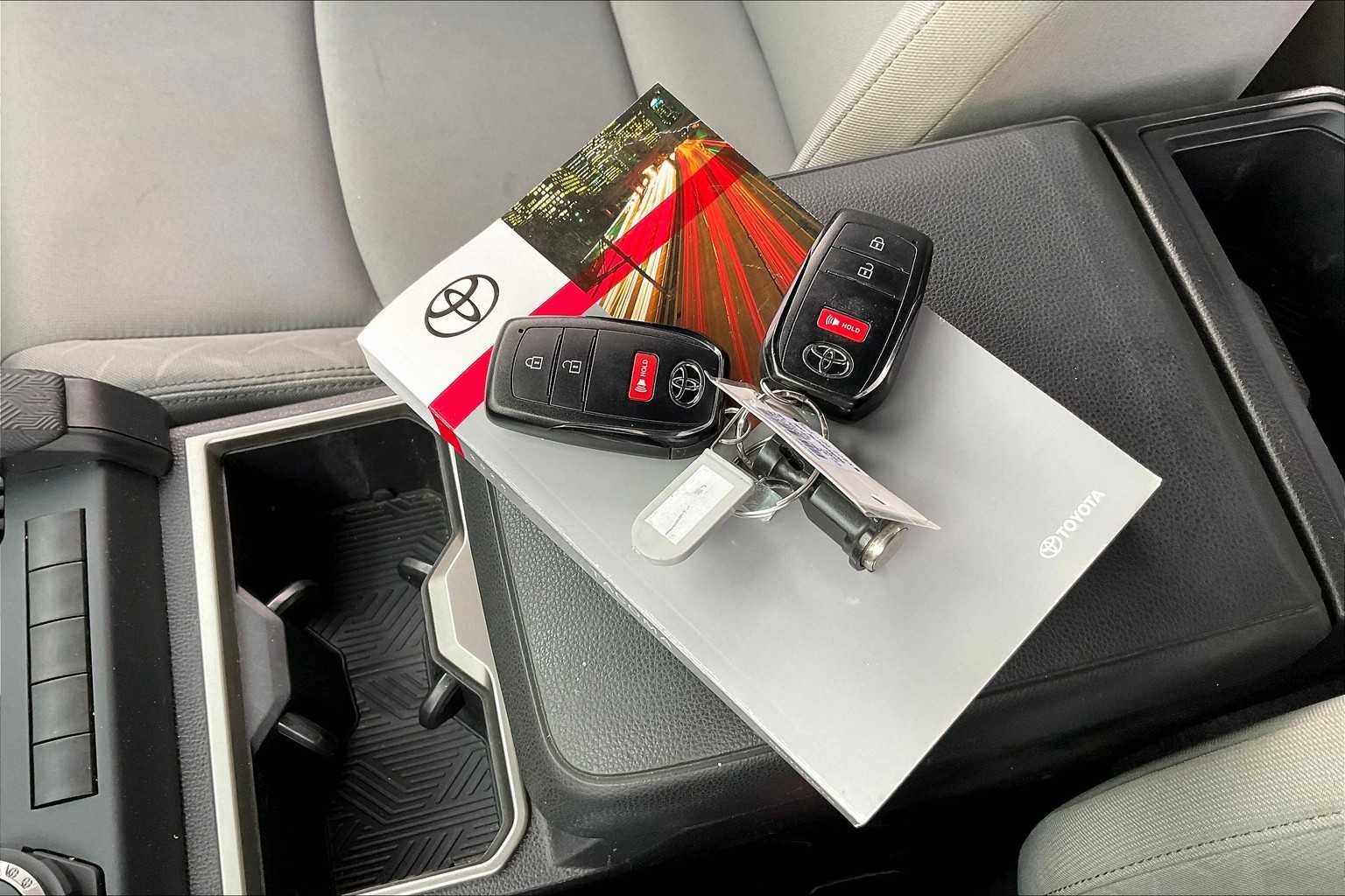 2024 Toyota Tacoma SR5 photo 13