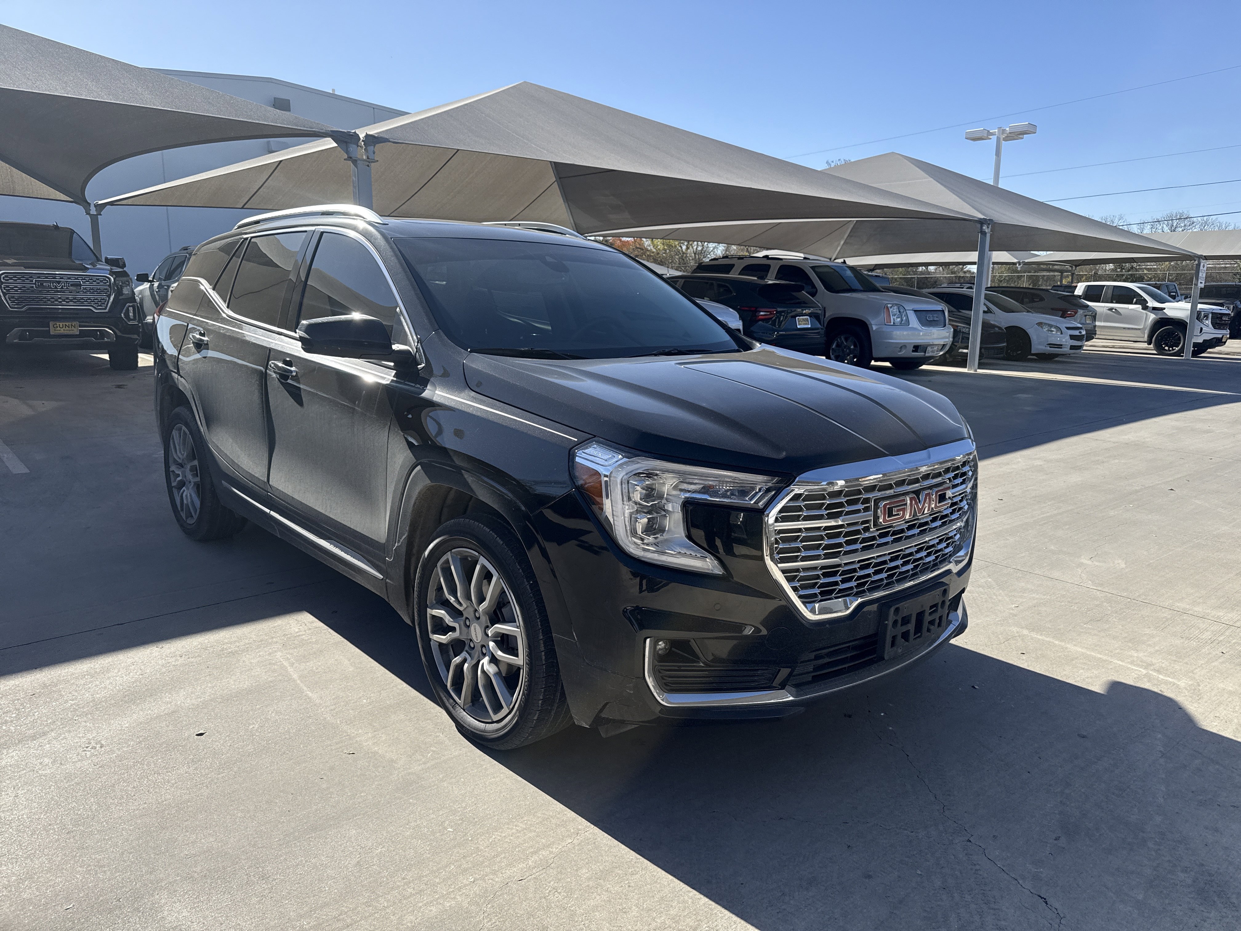 2023 GMC Terrain Denali's photo