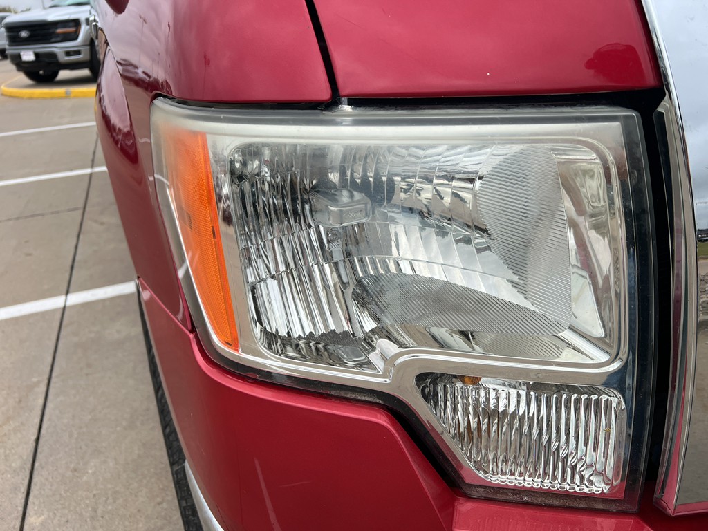 2010 Ford F-150 XLT photo 11