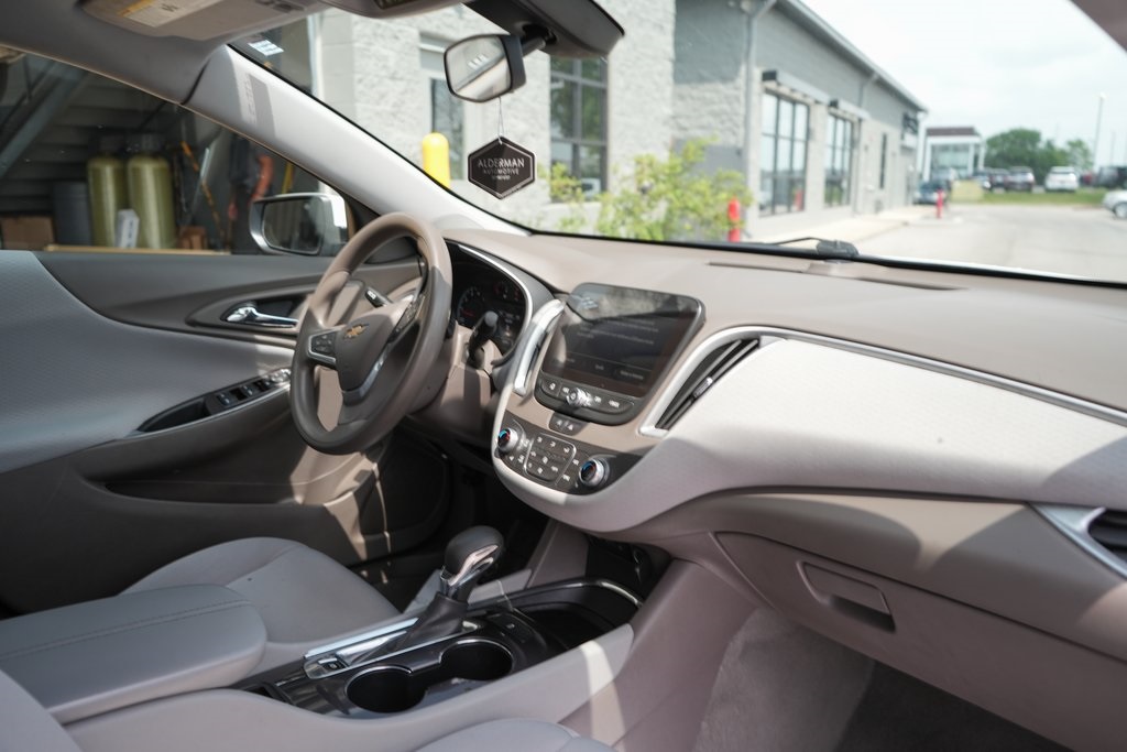 2022 Chevrolet Malibu 1LT photo 14
