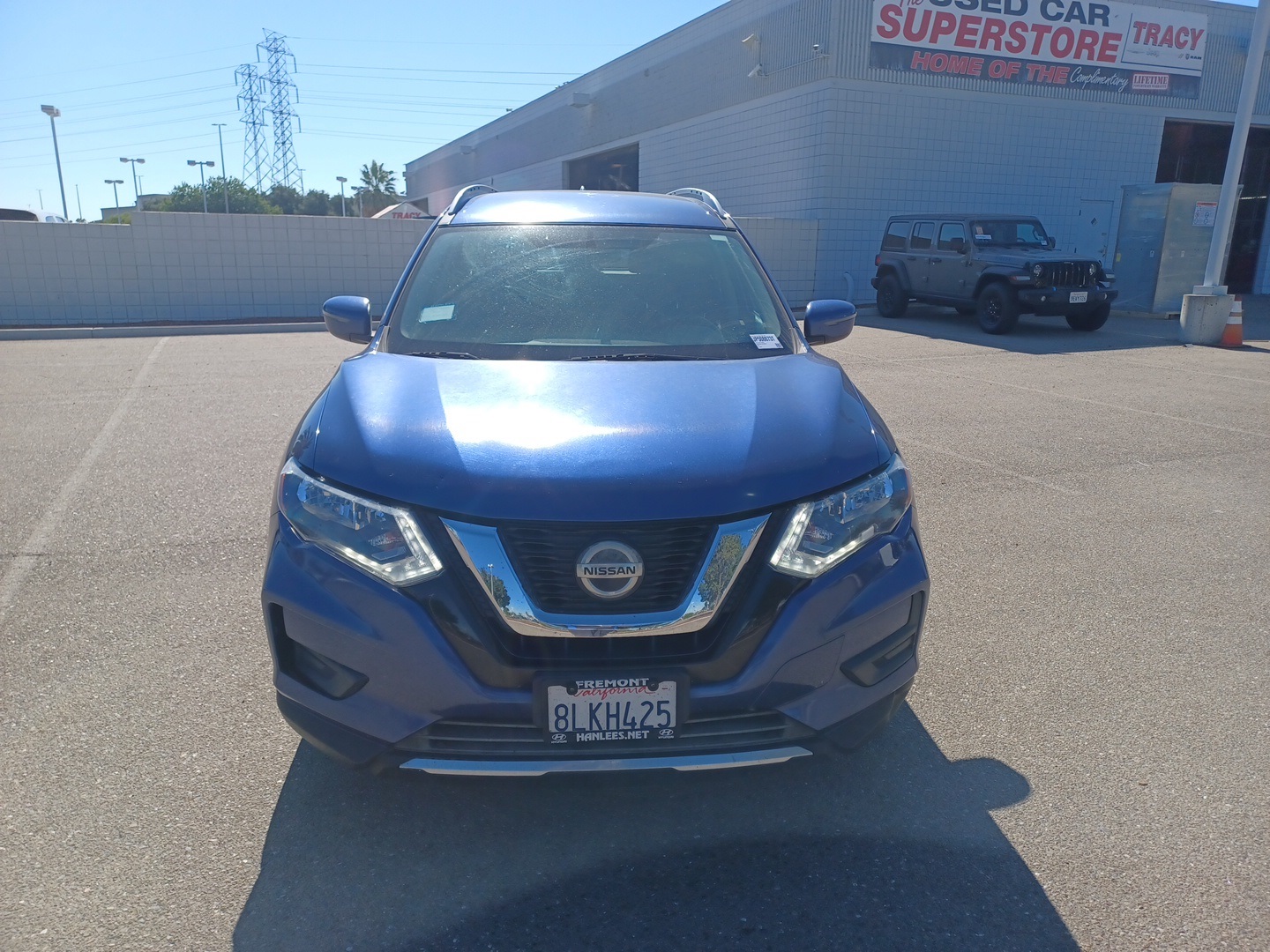 2018 Nissan Rogue SV photo 2