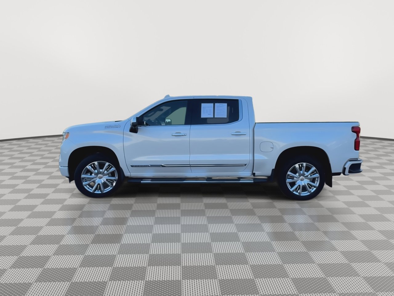 2024 Chevrolet Silverado 1500 High Country photo 5