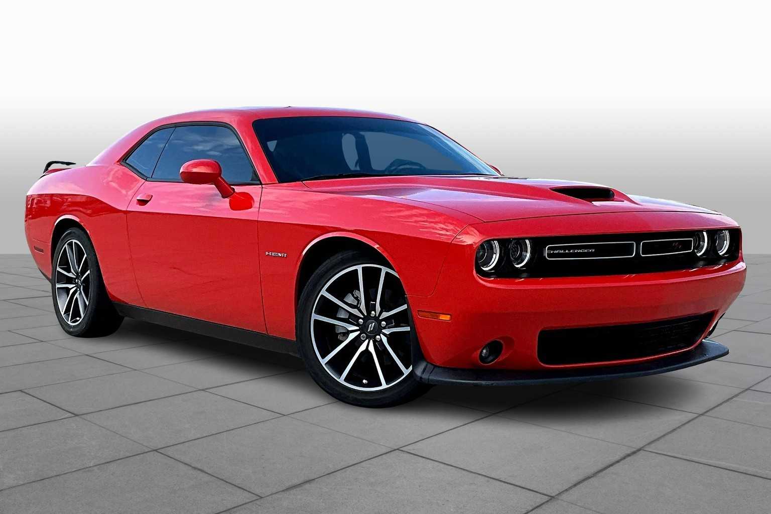 2022 Dodge Challenger R/T photo 3