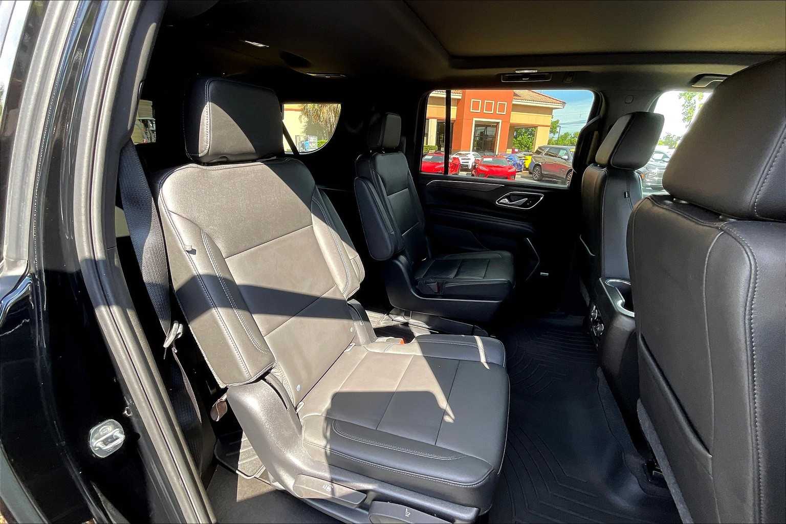 2021 Chevrolet Suburban Z71 photo 24