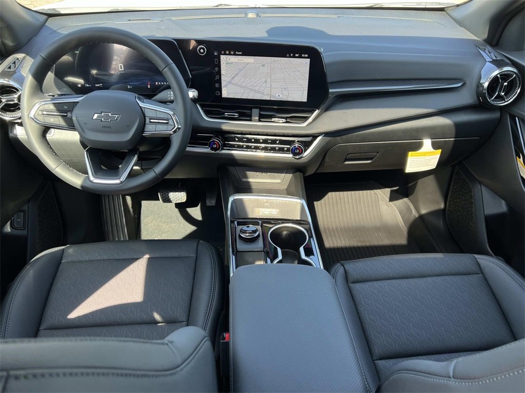 2026 Chevrolet Equinox LT photo 2