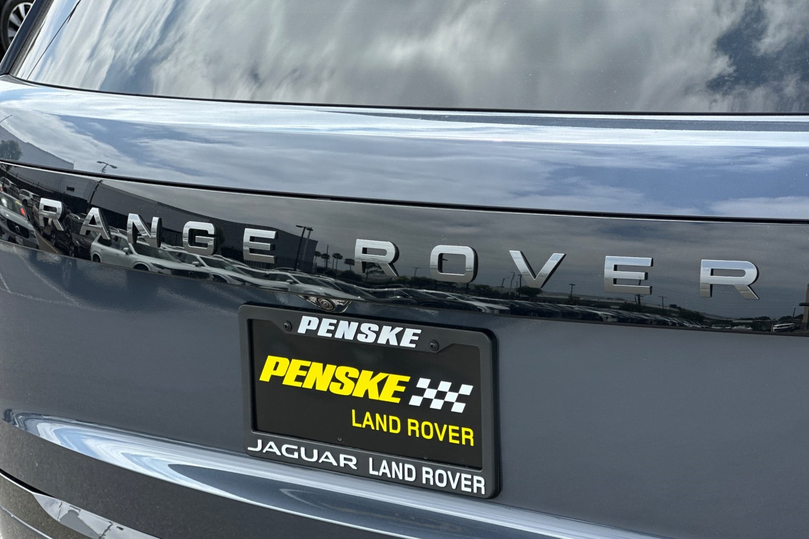 2025 Land Rover Range Rover SE photo 31