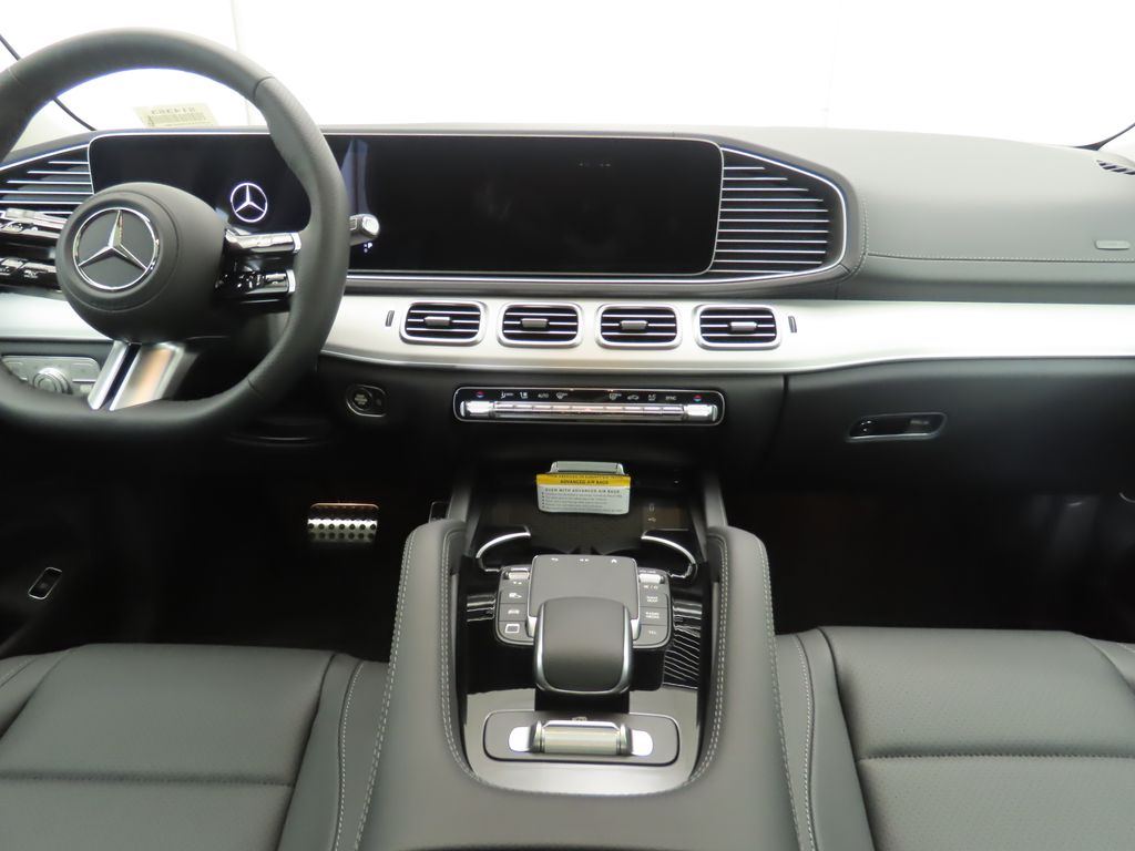 2025 Mercedes Benz GLS 450 4MATIC photo 13