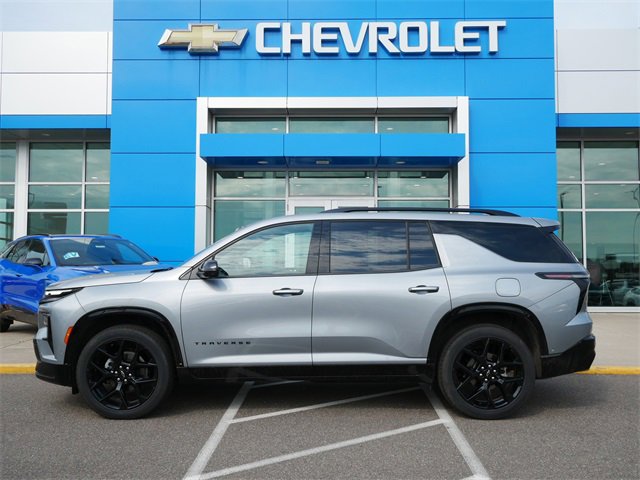 Used 2024 Chevrolet Traverse RS with VIN 1GNEVLKS5RJ159764 for sale in Roseville, Minnesota