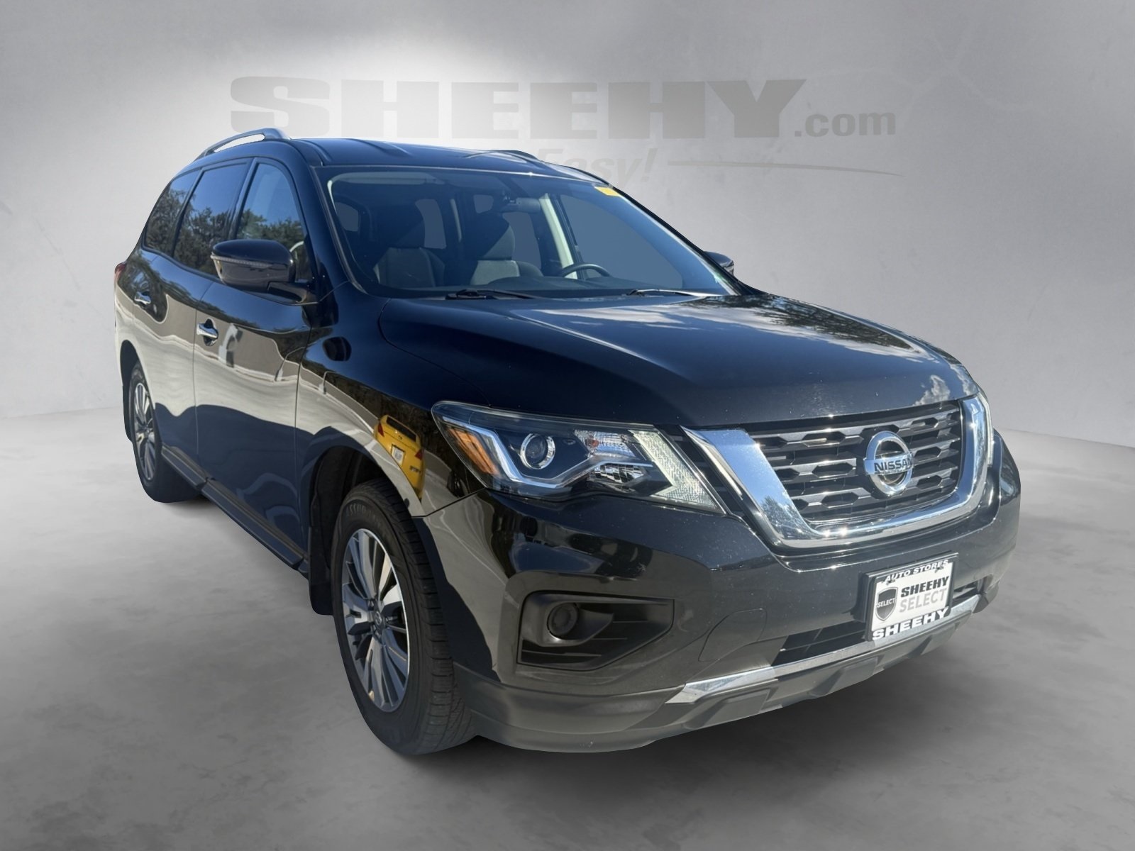 2020 Nissan Pathfinder S photo 2