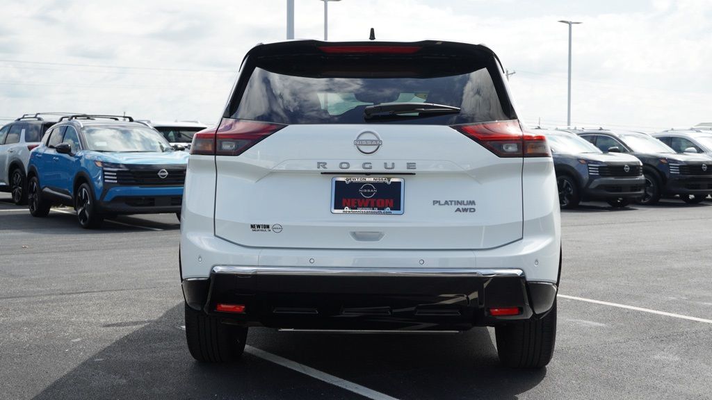 2025 Nissan Rogue Platinum photo 3
