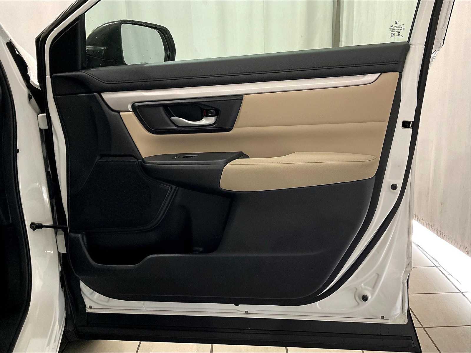 2019 Honda CR-V LX photo 11