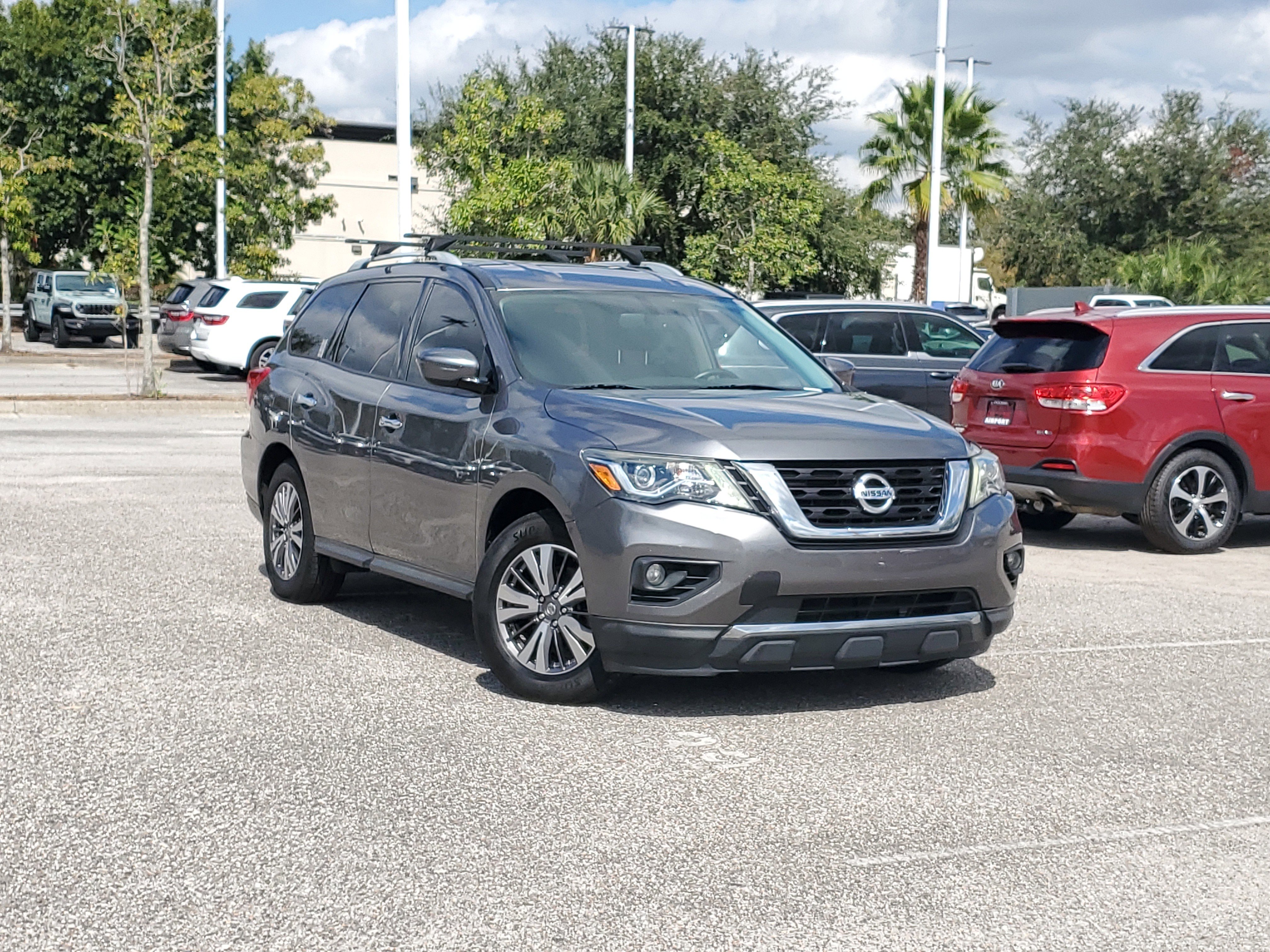 2020 Nissan Pathfinder SV