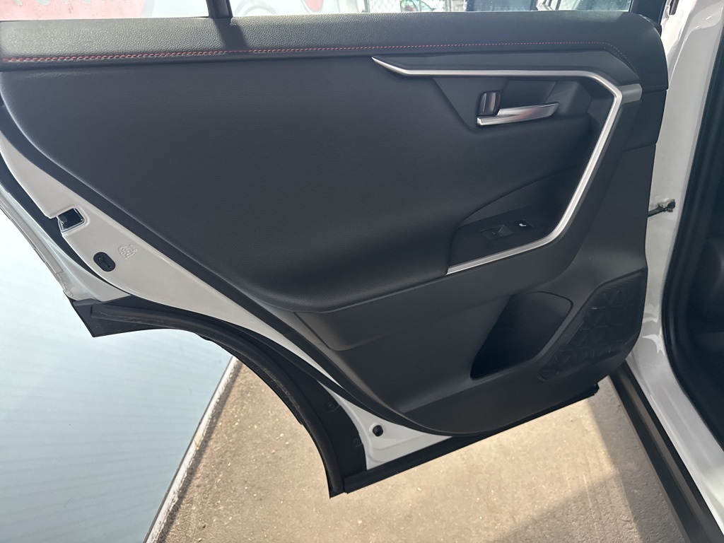 2025 Toyota RAV4 Hybrid XSE photo 25