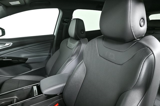 2023 Volkswagen ID.4 Pro S photo 2