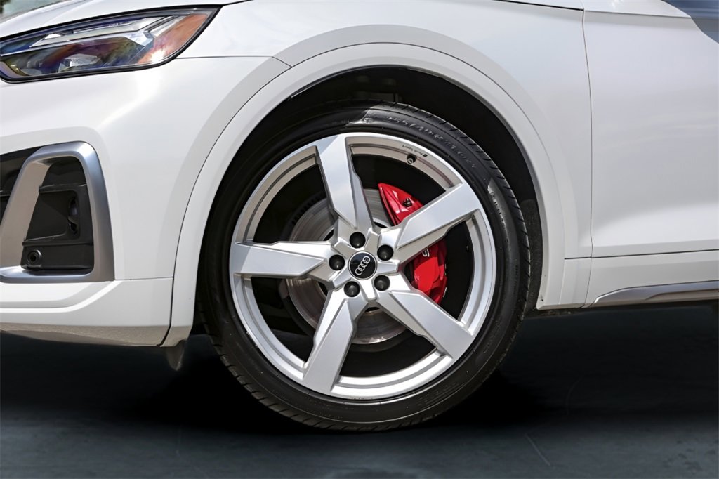 2023 Audi SQ5 Premium Plus photo 2