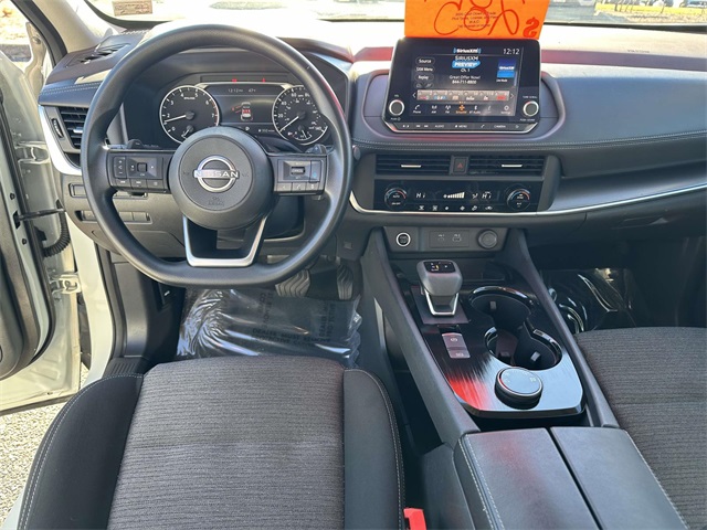 2023 Nissan Rogue SV photo 2