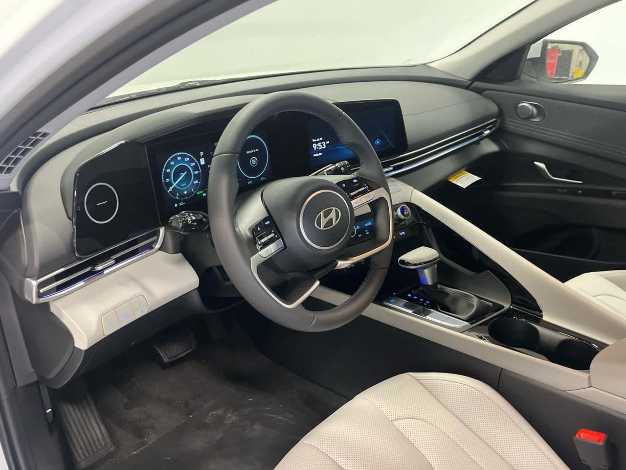2025 Hyundai Elantra Hybrid Limited photo 29