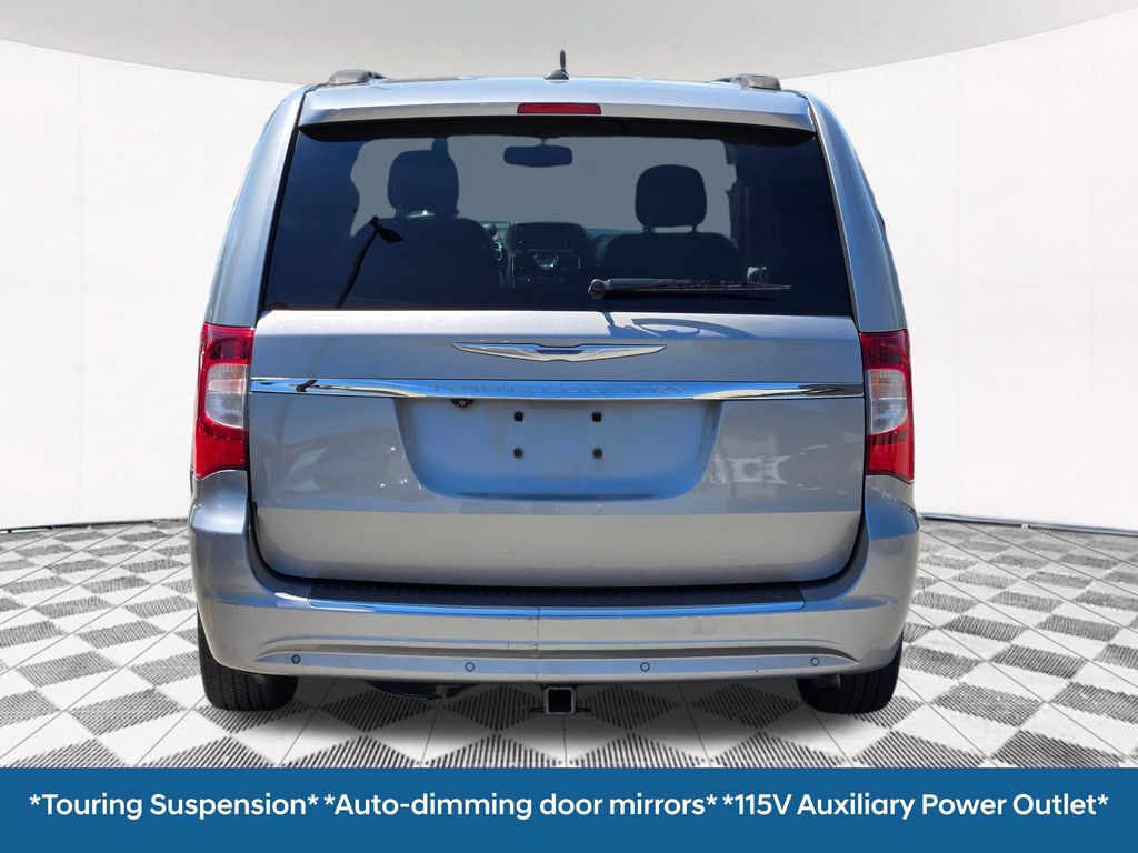 2013 Chrysler Town & Country photo 11