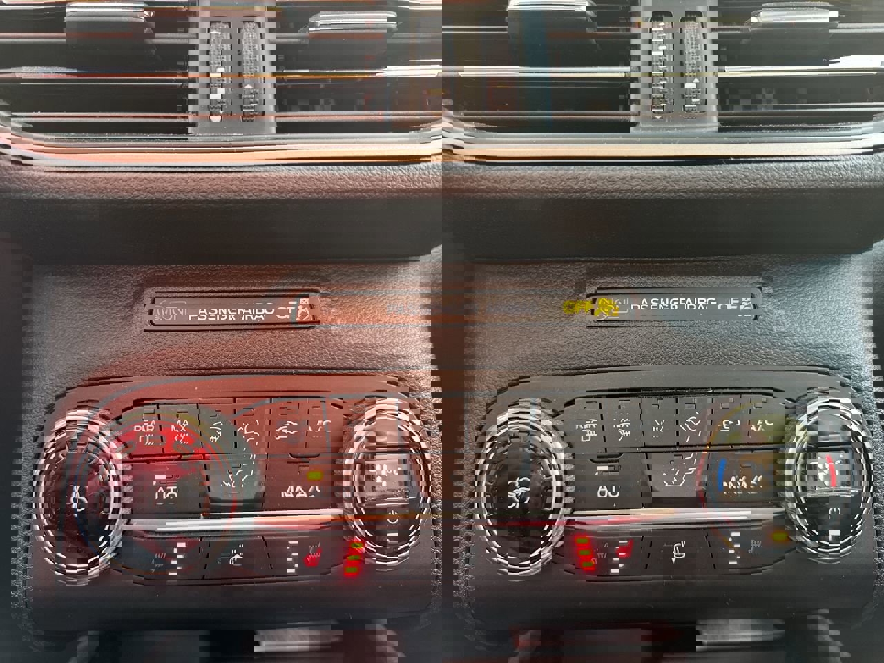 2020 Ford Escape SEL photo 3